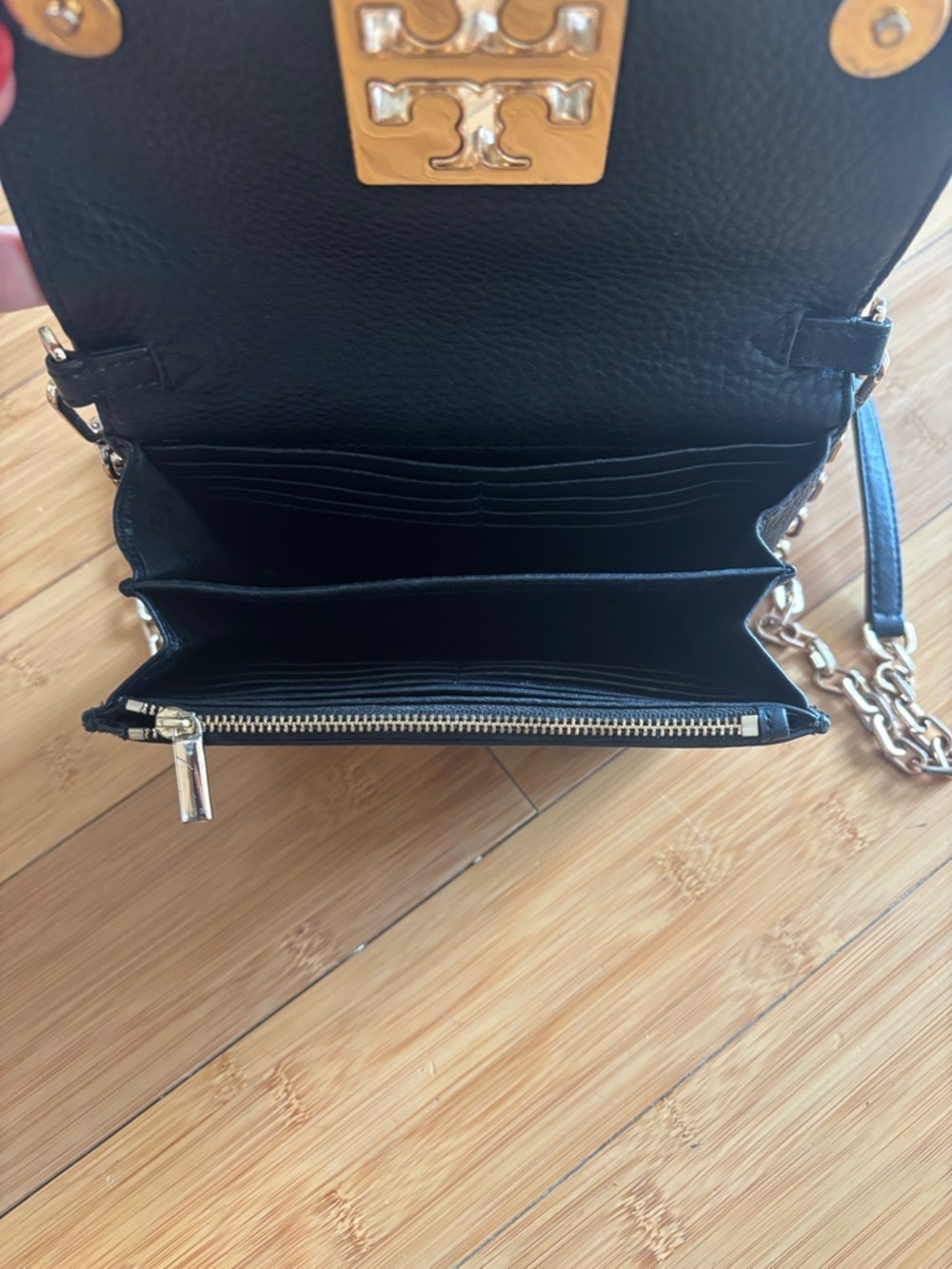 Tory Burch Black Leather Chain Crossbody with Gold Logo - Picture 2 of 4